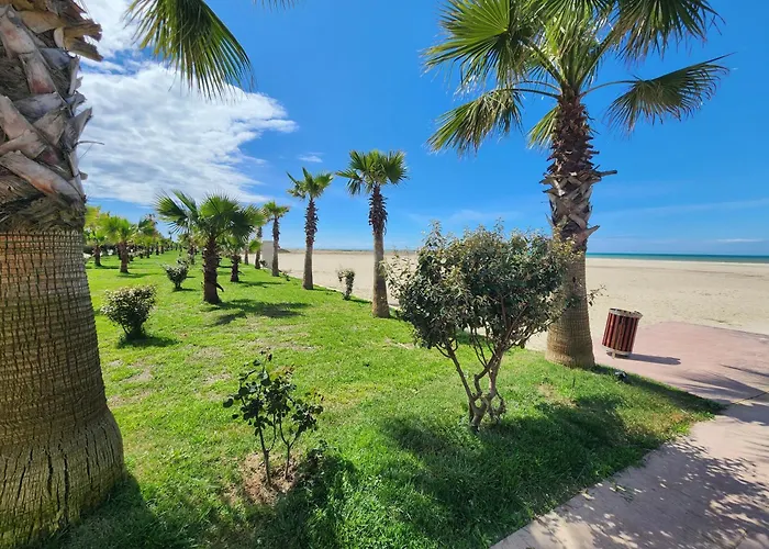 Seaside Bliss In Qerret Apartman *