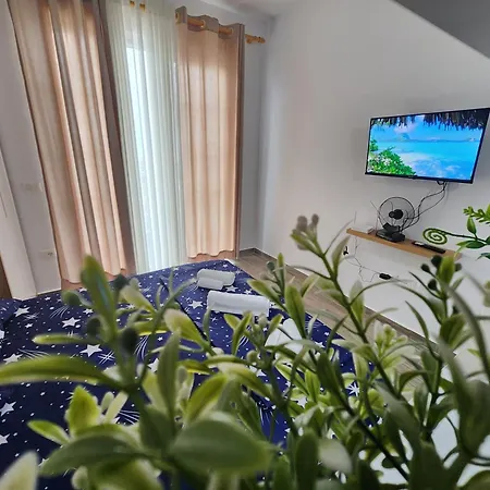 Apartment Seaside Bliss In Qerret