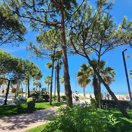 Seaside Bliss In Qerret Appartement