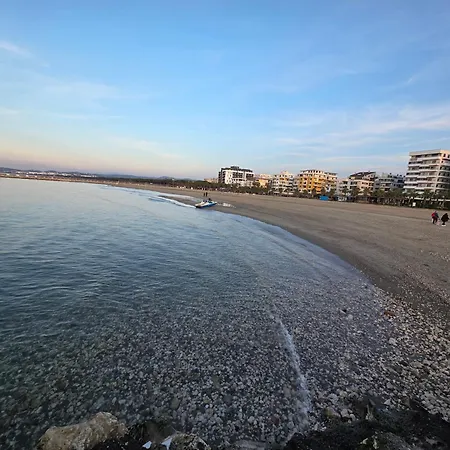 Seaside Bliss In Qerret شقة *